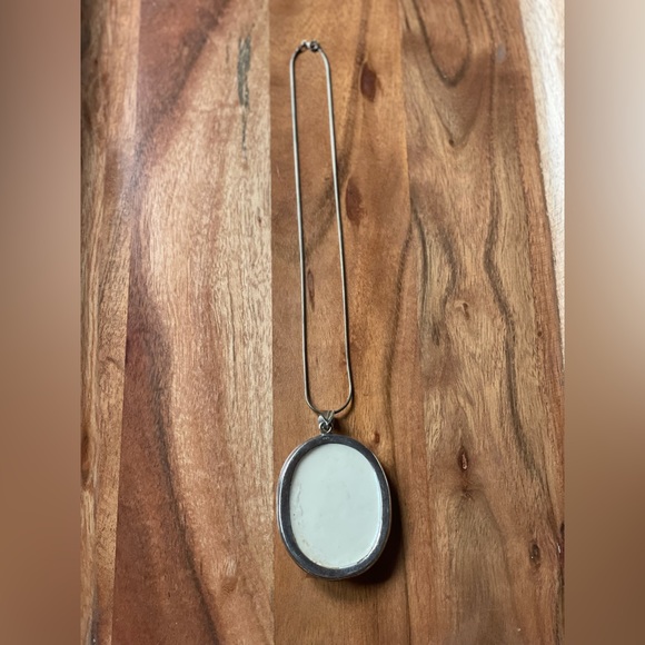 Vintage | Mother Of Pearl Statement Necklace - Picture 10 of 17